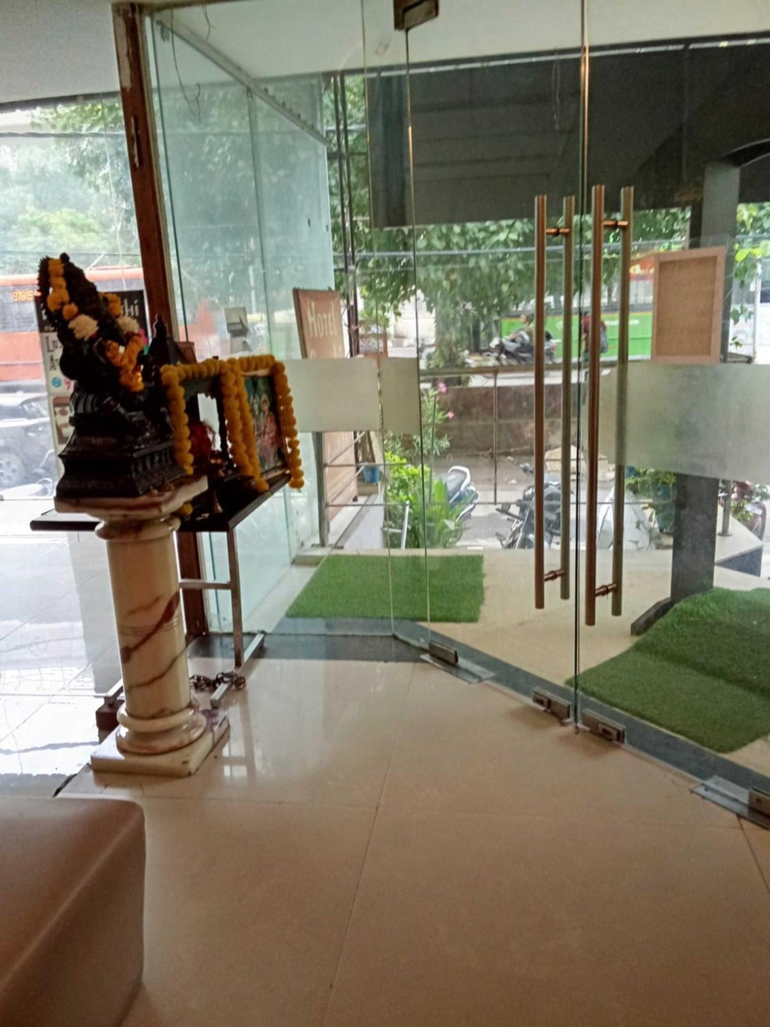 Paschim Vihar Hotel Deli Exterior foto